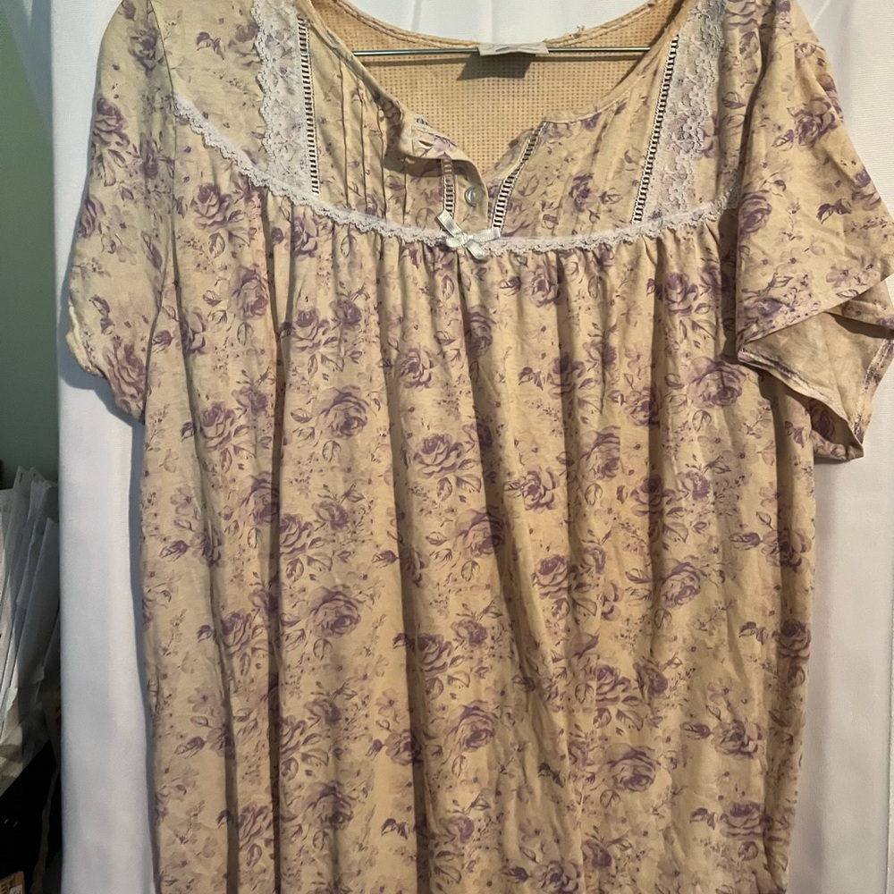 Floral Lace Trim nightgown - Cream and Purple